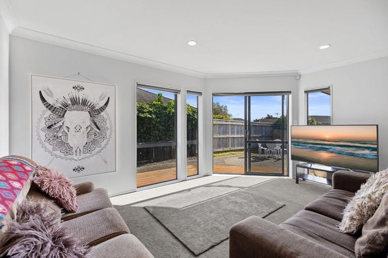 Photo of property in 31 Corinth Grove, Papamoa Beach, Papamoa, 3118