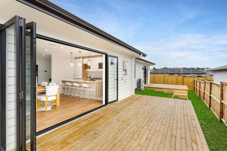 Photo of property in 219 Matua Road, Kumeu, 0810