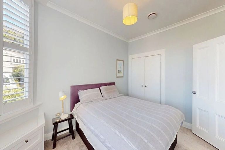 Photo of property in 32 Medway Street, Island Bay, Wellington, 6023