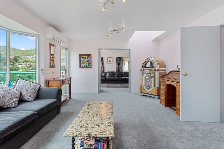 Photo of property in 16 Dudley Road, Lyttelton, 8082