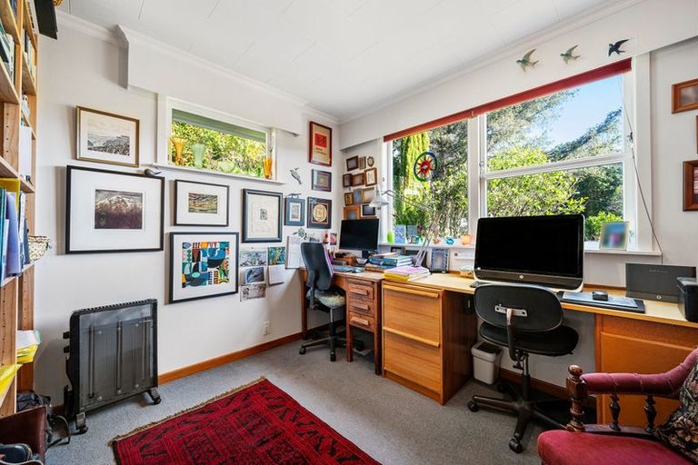 Photo of property in 5 Denbigh Way, Wilton, Wellington, 6012