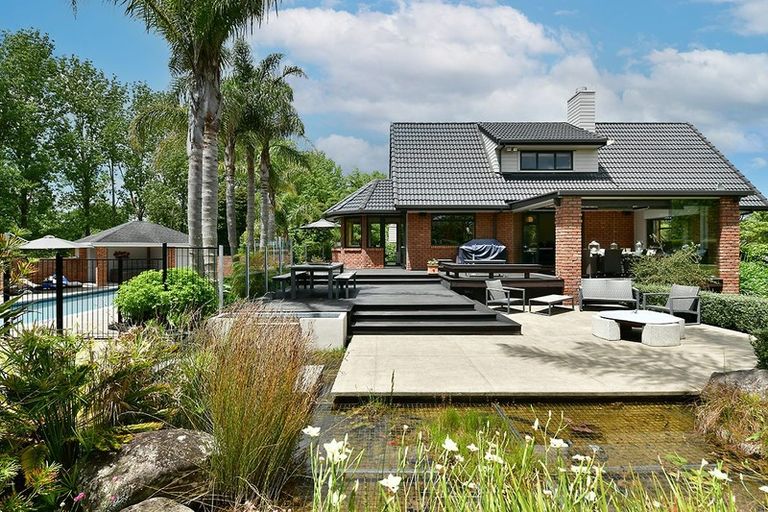 Photo of property in 155 Taupaki Road, Taupaki, Henderson, 0782