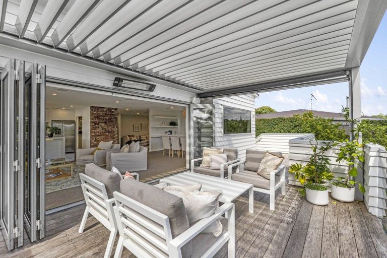 Photo of property in 17 Mayfair Crescent, Mairangi Bay, Auckland, 0630