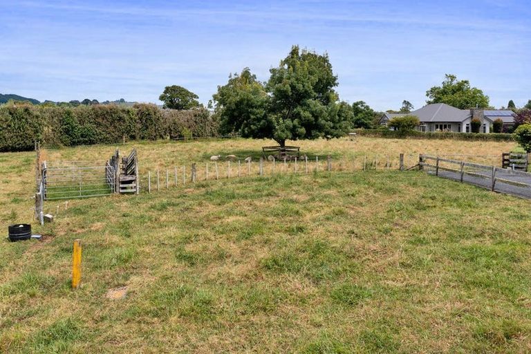 Photo of property in 25 Takiroa Street, Urenui, 4375