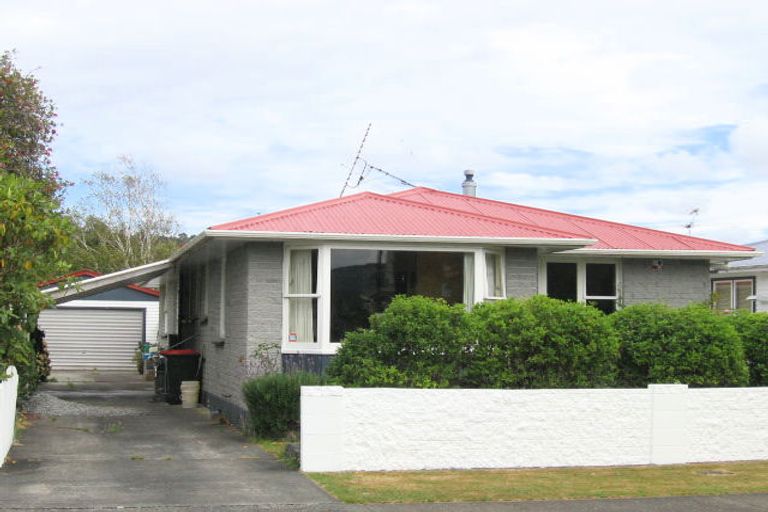 Photo of property in 21 Ruru Crescent, Heretaunga, Upper Hutt, 5018