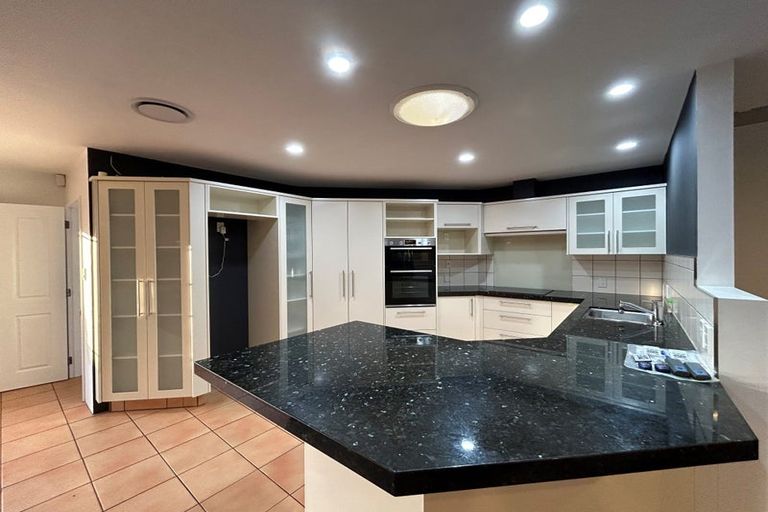 Photo of property in 37 Pukekura Place, Taradale, Napier, 4112