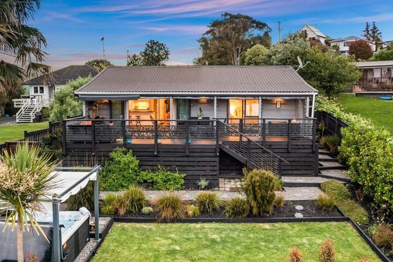Photo of property in 5b Kauri Road, Stanmore Bay, Whangaparaoa, 0932