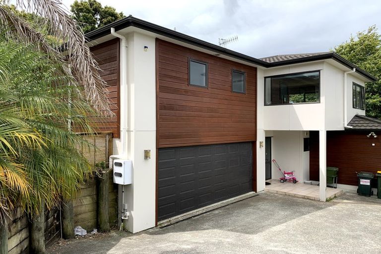 Photo of property in 2/17 Kennedy Avenue, Forrest Hill, Auckland, 0620