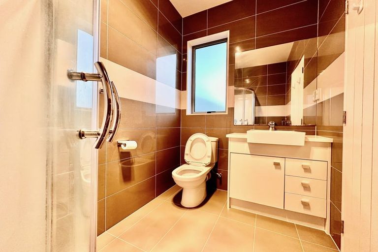 Photo of property in 18 Dromoland Drive, Flat Bush, Auckland, 2019