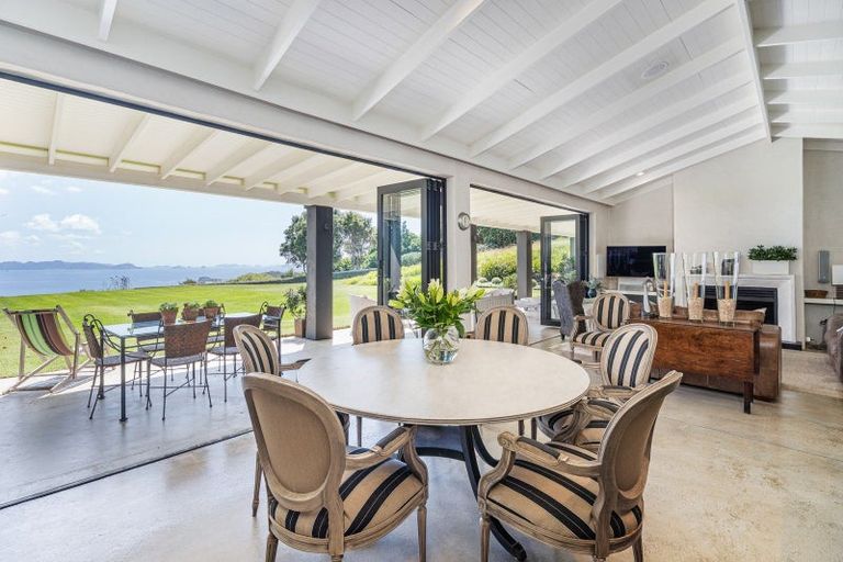 Photo of property in 49 Sarahs Hill, Hahei, Whitianga, 3591