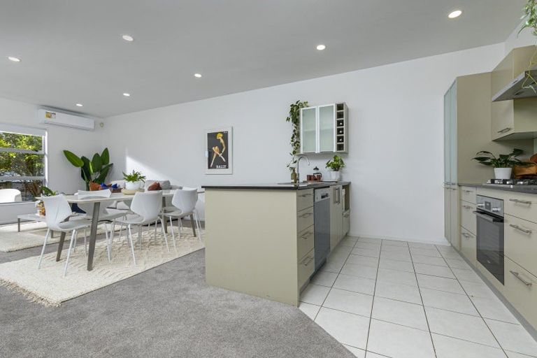 Photo of property in 21/40 Scarlet Oak Drive, Schnapper Rock, Auckland, 0632