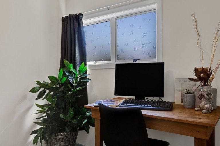 Photo of property in 25 Argyle Street, Hawera, 4610