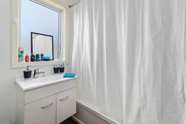 Photo of property in 11 Isobel Street, Fairy Springs, Rotorua, 3015