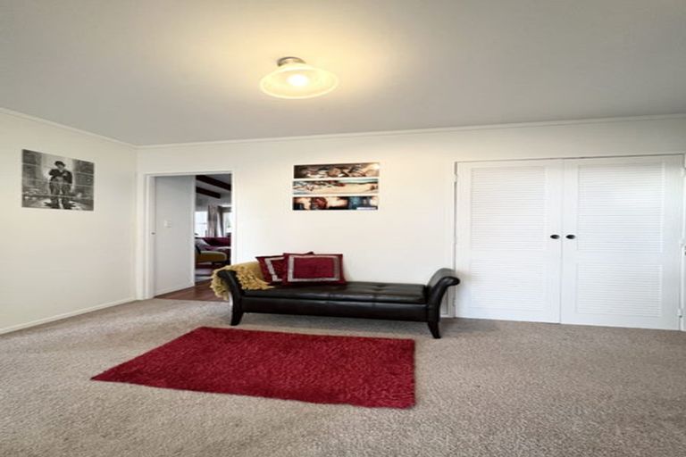 Photo of property in 165 Forrest Hill Road, Forrest Hill, Auckland, 0620
