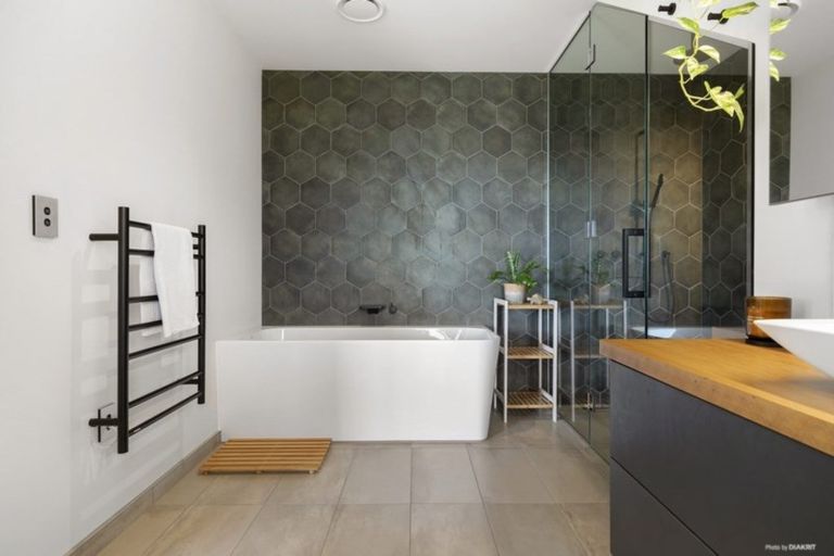 Photo of property in 85k Seatoun Heights Road, Seatoun, Wellington, 6022