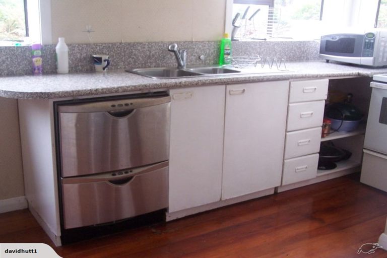 Photo of property in 42 Kamahi Street, Stokes Valley, Lower Hutt, 5019