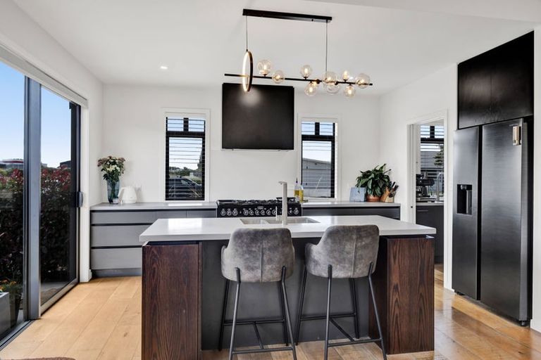 Photo of property in 25 County Drive, Hawera, 4610