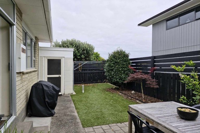 Photo of property in 3/50 Paynters Avenue, Strandon, New Plymouth, 4312
