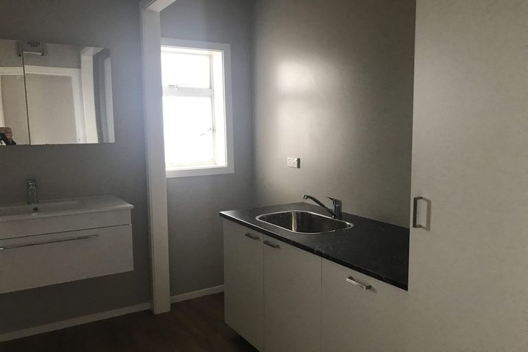 Photo of property in 211 Knowles Street, St Albans, Christchurch, 8052