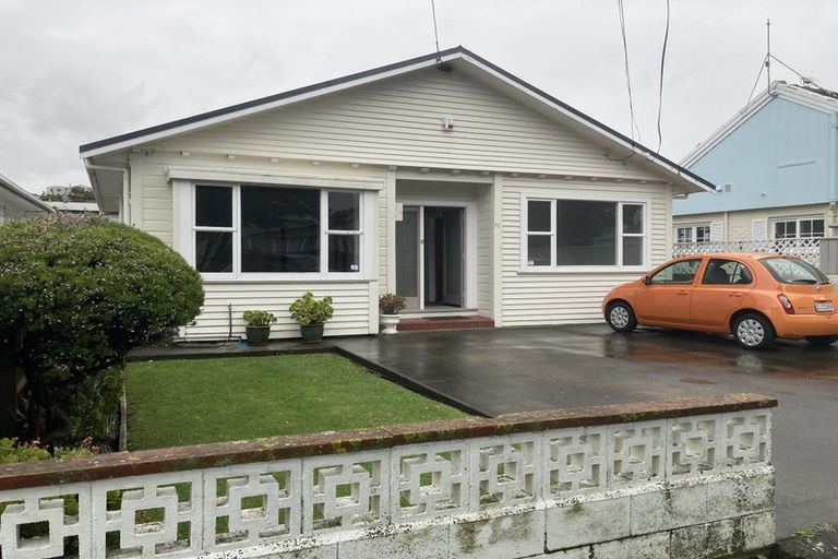 Photo of property in 73 Park Road, Miramar, Wellington, 6022
