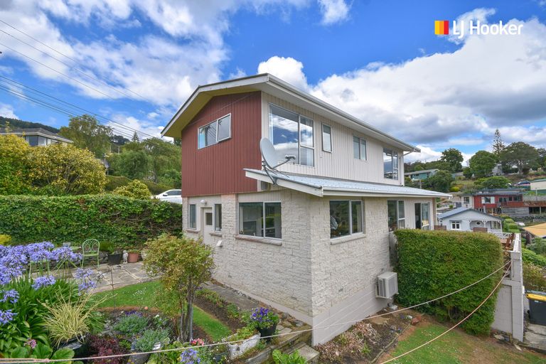 Photo of property in 70a Marion Street, Macandrew Bay, Dunedin, 9014