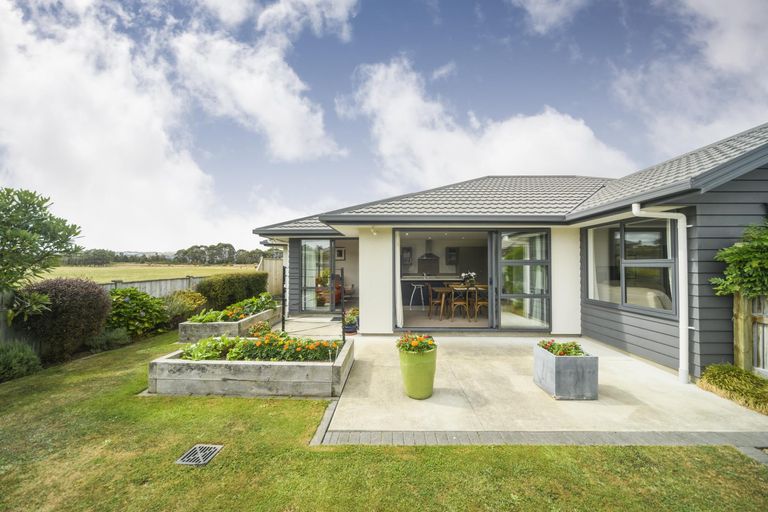 Photo of property in 7 The Oaks, Awapuni, Palmerston North, 4412