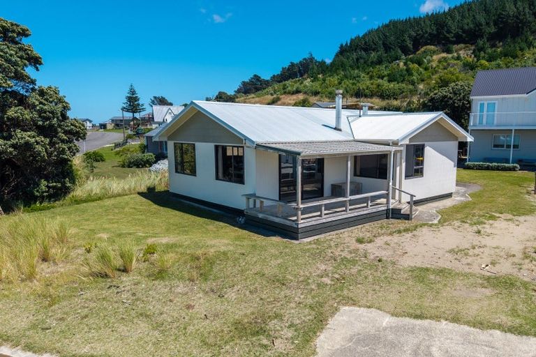 Photo of property in 54 Akitio Esplanade, Akitio, Pongaroa, 4991