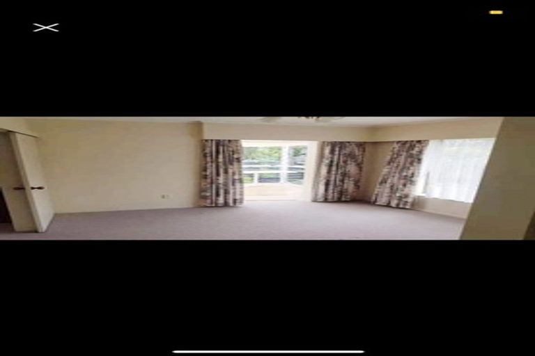 Photo of property in 100 Churton Drive, Churton Park, Wellington, 6037