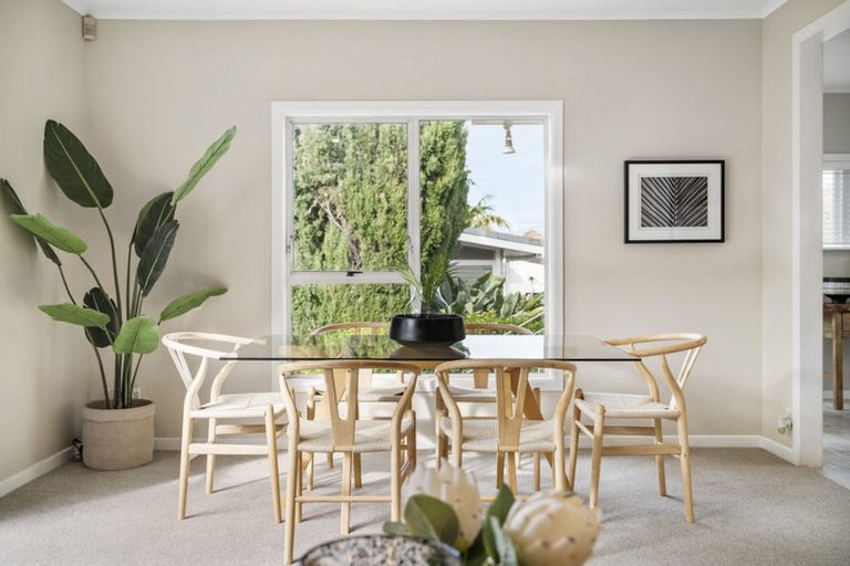 Photo of property in 107 Onewa Road, Northcote, Auckland, 0627