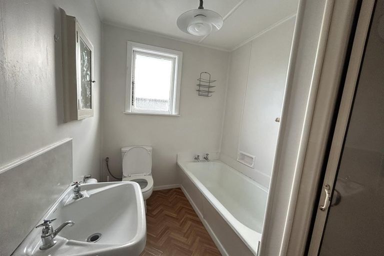 Photo of property in 132 Mcleod Street, Elderslea, Upper Hutt, 5018