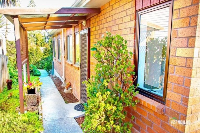 Photo of property in 1/31 Chorley Avenue, Massey, Auckland, 0614