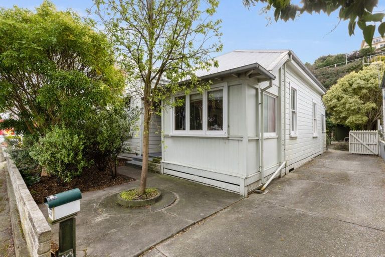 Photo of property in 137 Carlyle Street, Napier South, Napier, 4110