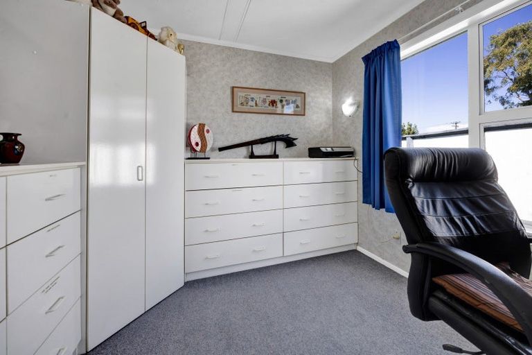 Photo of property in 8 Mahoe Street, Strandon, New Plymouth, 4312