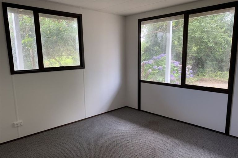 Photo of property in 300 State Highway 16, Kumeu, 0892