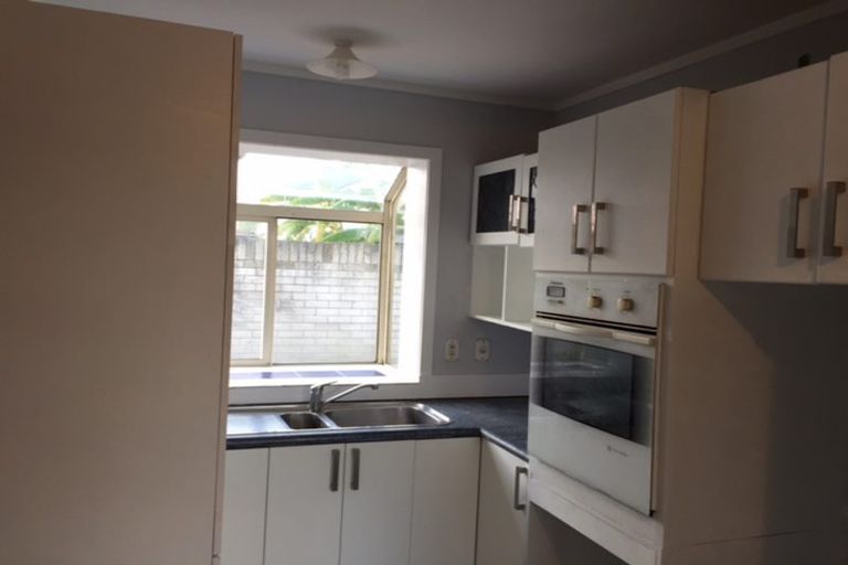 Photo of property in 2/4046 Great North Road, Glen Eden, Auckland, 0602