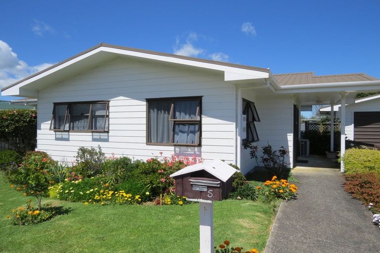 Photo of property in 5 Allman Drive, Coromandel, 3506
