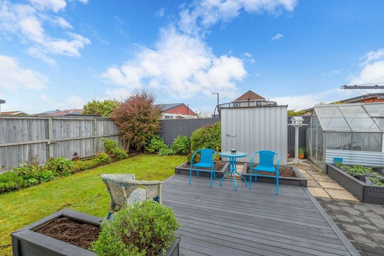 Photo of property in 141 Macandrew Road, South Dunedin, Dunedin, 9012