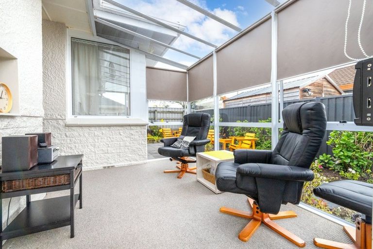 Photo of property in 141 Macandrew Road, South Dunedin, Dunedin, 9012