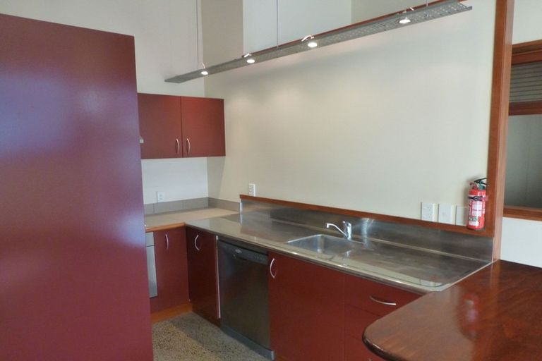 Photo of property in Pirie Street Townhouses, 28/35 Pirie Street, Mount Victoria, Wellington, 6011