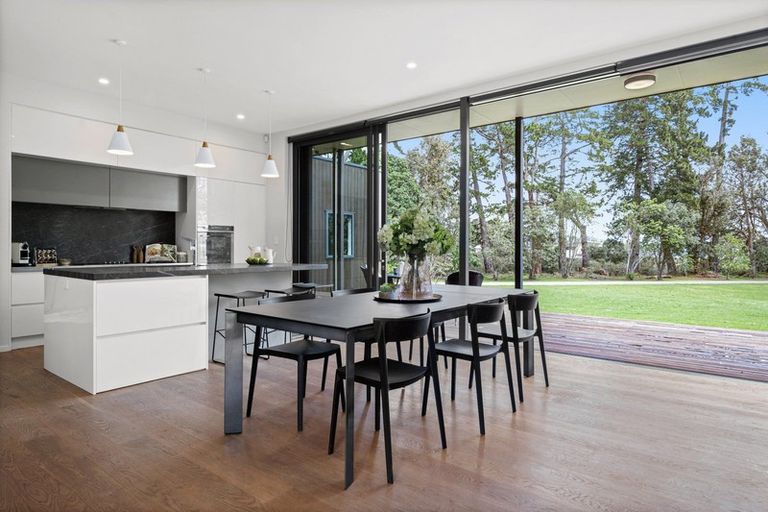 Photo of property in 15 Ferndale Drive, Kawakawa Bay, Papakura, 2585