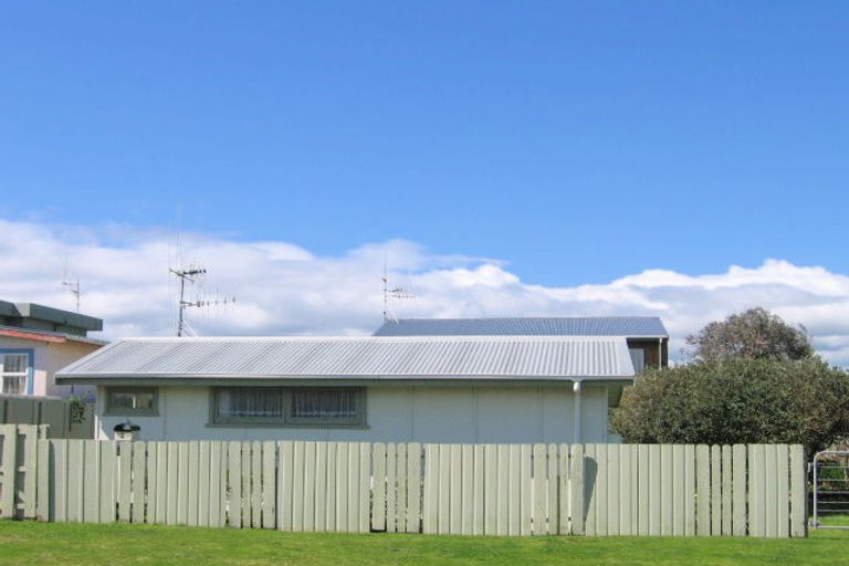 Photo of property in 8 Allan Place, Papamoa Beach, Papamoa, 3118