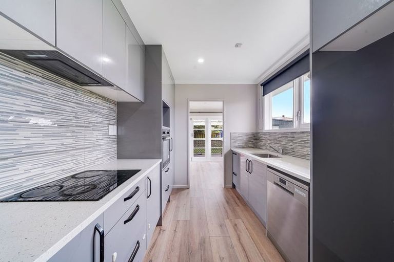 Photo of property in 22 Friesian Drive, Mangere, Auckland, 2022