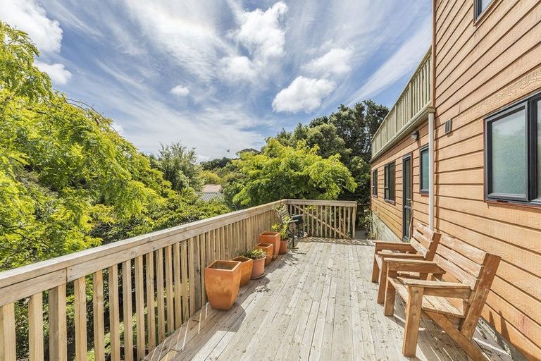 Photo of property in 10 Joseph Banks Drive, Whitby, Porirua, 5024