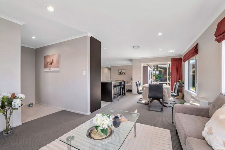 Photo of property in 53 Hamon Place, Pukehangi, Rotorua, 3015