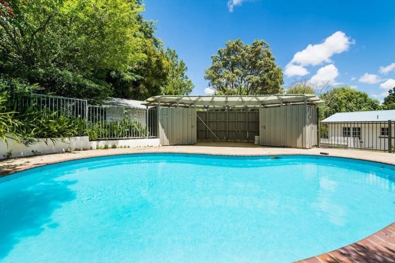 Photo of property in 1/42 Woodlands Crescent, Browns Bay, Auckland, 0630