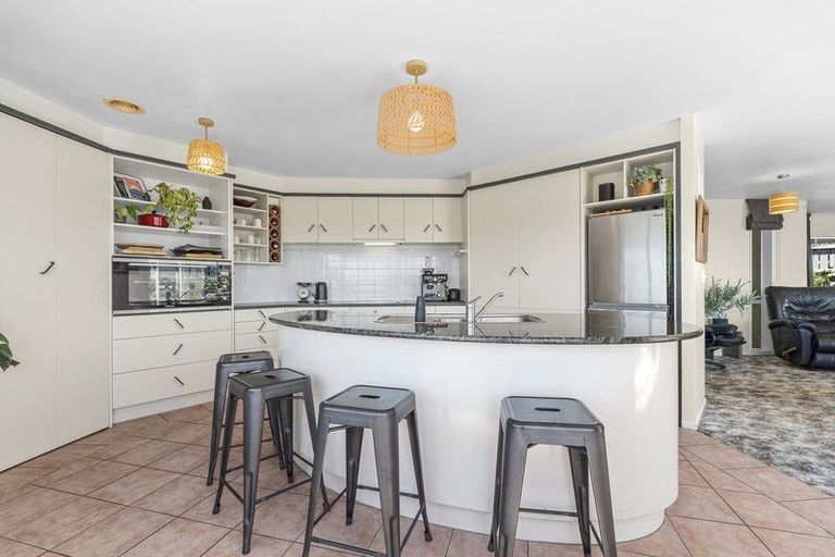 Photo of property in 8 Chatswood Grove, Fitzroy, New Plymouth, 4312