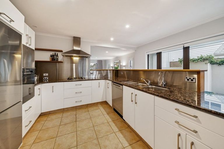 Photo of property in 42 Seychelles Drive, Papamoa Beach, Papamoa, 3118