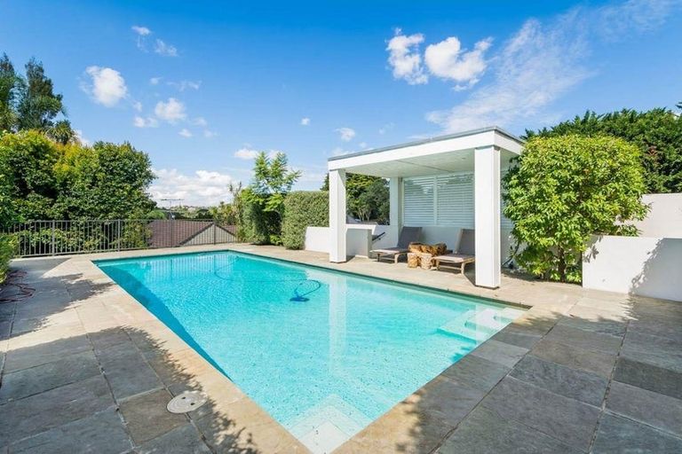 Photo of property in 35 View Road, Campbells Bay, Auckland, 0630