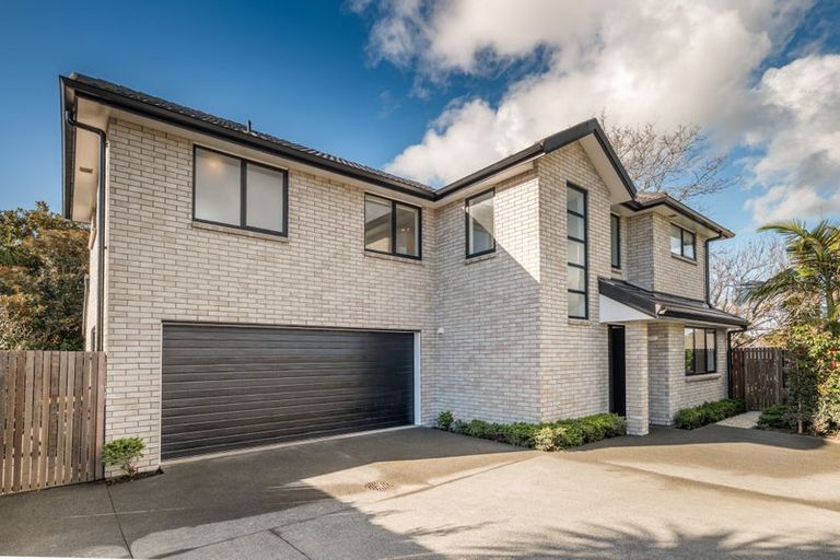 Photo of property in 12a Rene Place, Sunnyhills, Auckland, 2010