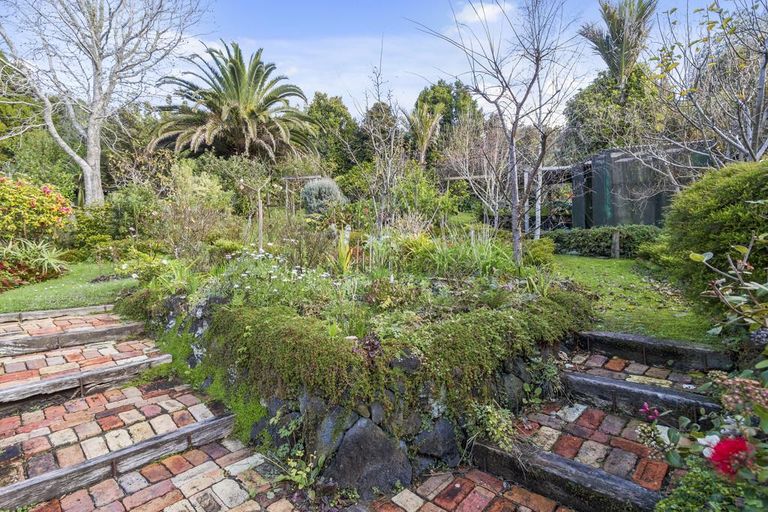 Photo of property in 773 South Titirangi Road, Titirangi, Auckland, 0604